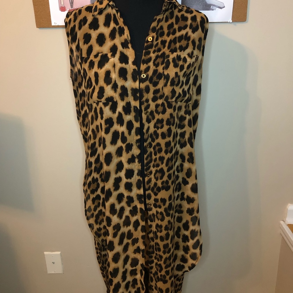 Sleeveless sheer cardigan